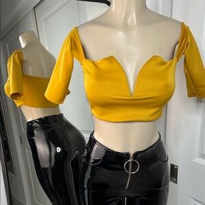 Chic Mustard V-Neck Crop Top